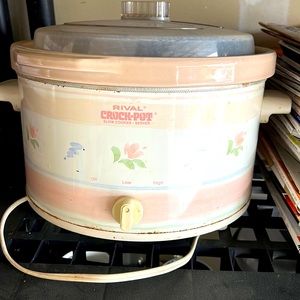 Vintage crockpot in working condition